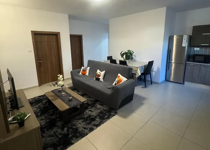 Cozy With Private Bathroom In *