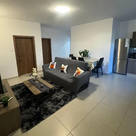 Cozy With Private Bathroom In *