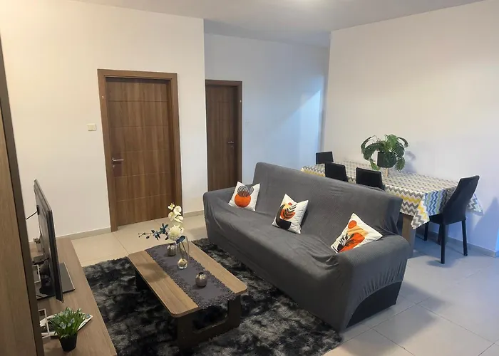 Cozy With Private Bathroom In Homestay